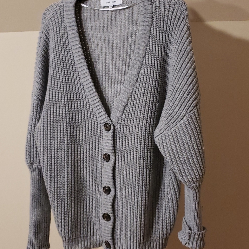 Like new Niemann Marcus comfy cardigan szm